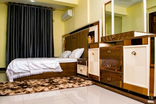 Kariakoo Apartment | Mvita Heights Retreat