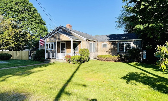 Mystic - New London House | Mystic Coastal Gem: 3BR Ideal for Families!