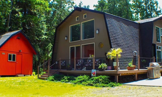 Sequim House | Mystic Grove Peaceful Retreat in the Woods