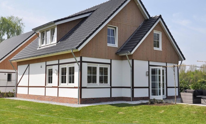 Susteren House | n/a