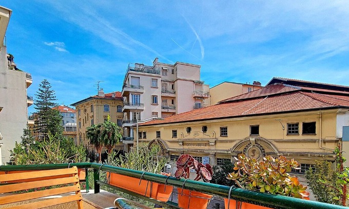 Gambetta Apartment | N&J - PANTAI - Central - Close sea - Balcony