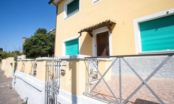 Numana Apartment | N050 - Numana, three-room apartment in the center with porch and parking space