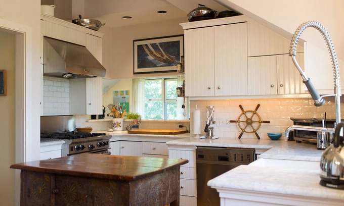 West of Town House | Nantucket Sale! Family home with view! Central Location to Golf and Beach!