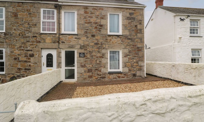 Connor Downs Cottage | NAPPERS COTTAGE, pet friendly, with a garden in Connor Downs