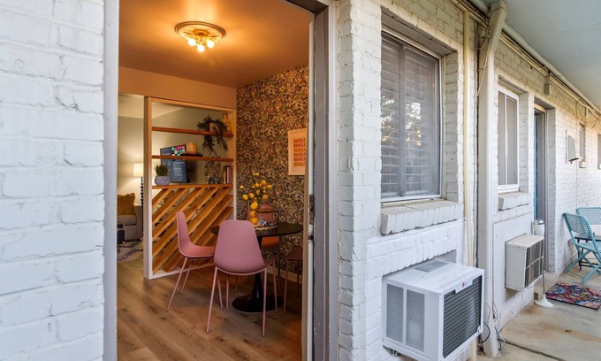 Eighth Avenue Condo | Nashville Condo with Pool | Ground Level | 2.5 Miles to Downtown Nashville!