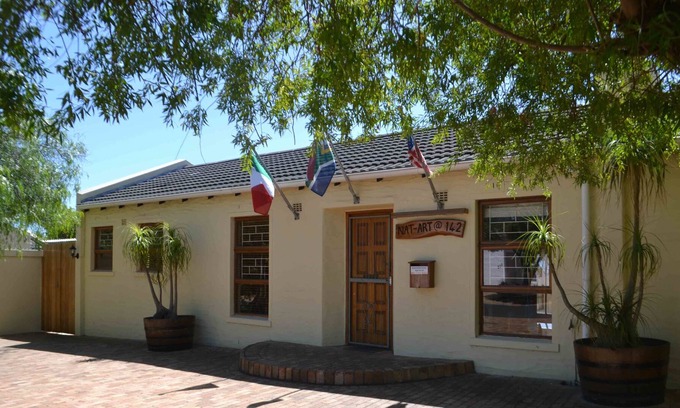 Edgemead House | Nat-Art Accommodation