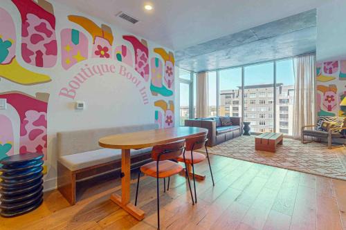 Rainey Street Historic District Apartment | Natiivo Boutique Boot Inn