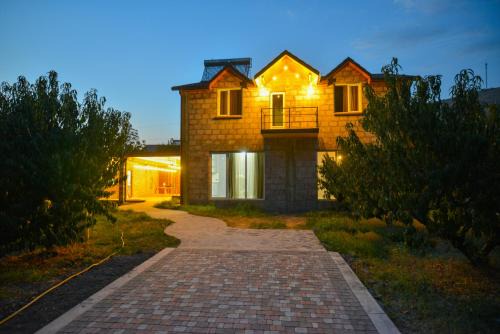 Areni House | Nature Rock Guesthouse