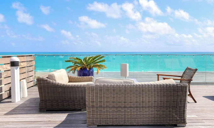 City Center Hotel | Nautilus Sonesta Miami Beach