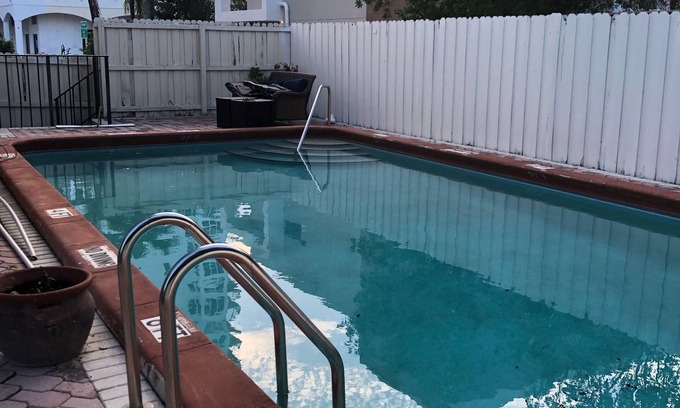 Dolphin Isles Condo | Near beach 1-bedroom condo in welcoming Fort Lauderdale with AC