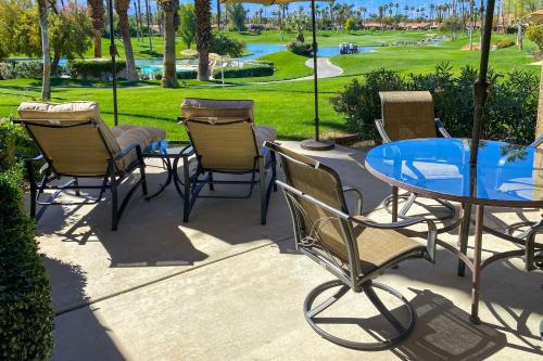 Palm Desert Apartment | Near Golfing Palm Desert Condo with Pool Access!