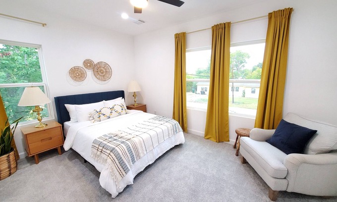 OST - South Union House | Near major Houston attractions! Welcome to your home away from home
