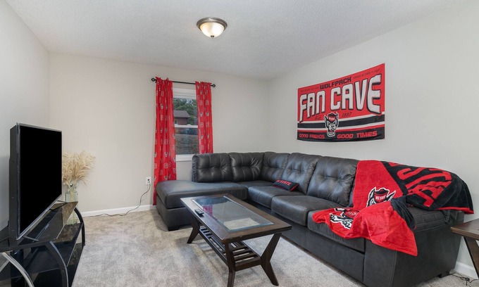 Southwest Raleigh House | Near NC State, 5 minutes to downtown, quick access to everything!