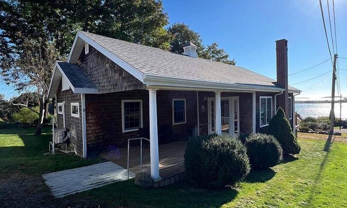 Mid-Coast and Islands Cottage | Near Stover's Cove with gorgeous views of the world famous Cribstone Bridge.