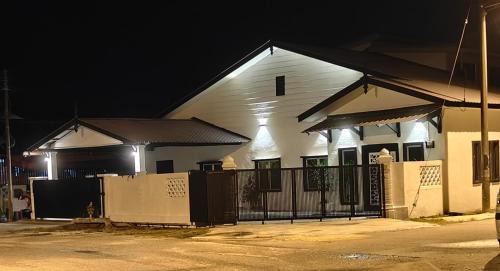 Kuala Terengganu House | Nearby umt Unisza airport drawbridge litar gong badak budin's house gong badak Kuala nerus Kuala terengganu