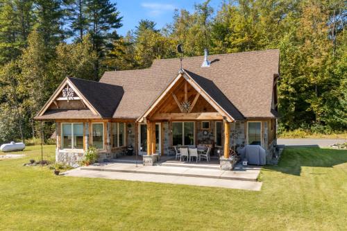 North Creek House | Nesting in North Creek