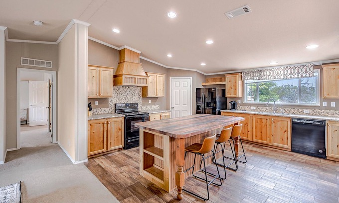 Leander House | NEW! 4 Bedroom Home with Huge Yard - Dog Friendly