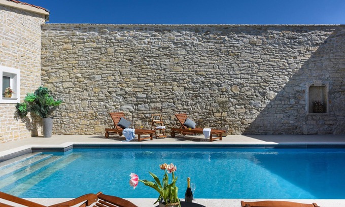 Smilcic Villa | New amazing villa Granar, private pool, sauna & game room, 4 bedrooms, 2 kitchen
