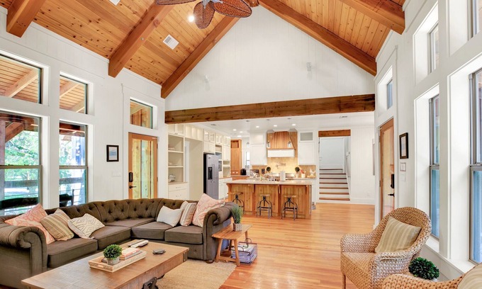Gruene House | New Braunfels' Riverside Retreat Near Gruene Hall