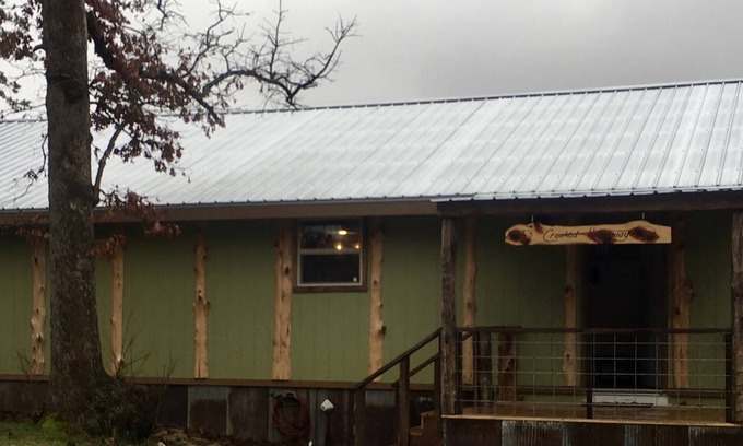 Flippin Cabin | NEW! CJ's Crooked Hideaway-Secluded Cabin Near the White River