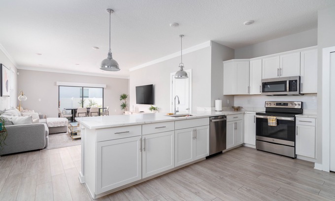Tampa House | New Construction 3BR South Tampa 10 Min Downtown