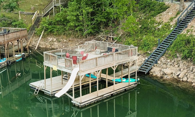 La Follette House | NEW CONSTRUCTION lake access home w/ double decker dock, golf cart and hot tub