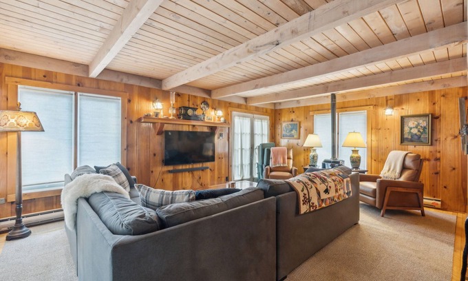 Twain Harte House | NEW! Cozy Mountain Retreat – Relax & Explore