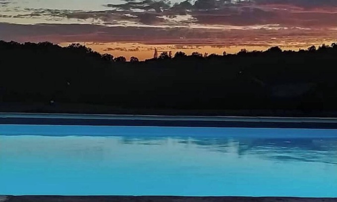 Coux-et-Bigaroque-Mouzens House | New for 2025. Beautiful 17C Stone Farm, 6 Bed, private pool set in 11 in acres.