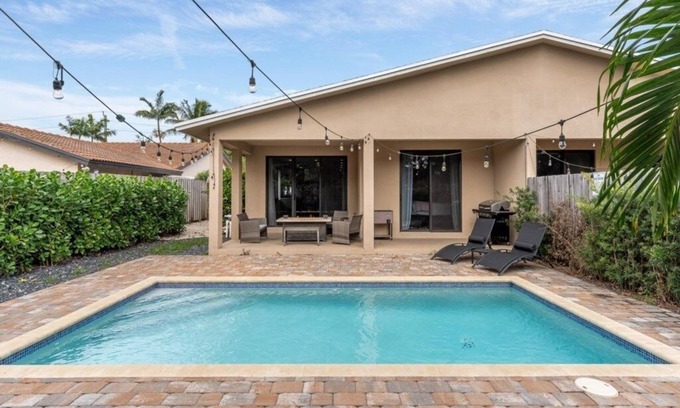 Croissant Park House | NEW! Fox Sonata Downtown Pool House