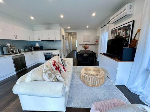 Clayton Villa | New house near Monash Hospital, just a 3-min walk