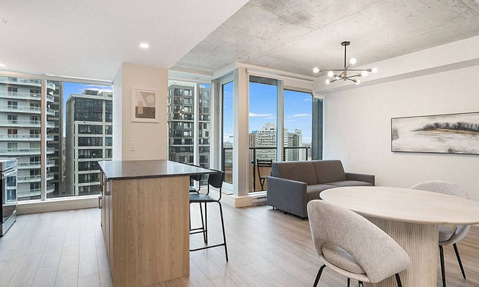 Milton Park Apartment | New Luxury Unit in Heart of MTL 803 | Metro access