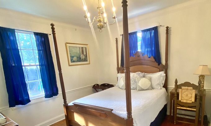 Arabi House | New Orleans style cottage 10 min from the French Quarter!
