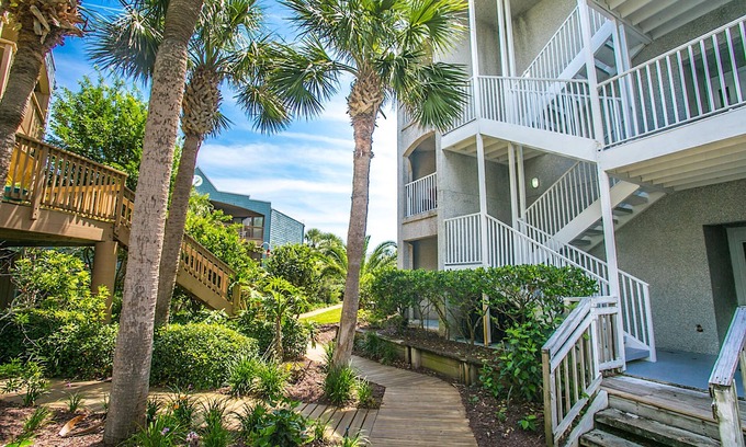 Butler Beach Apartment | New Rental Free Tickets on Short Stays