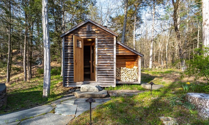 Town of Marbletown Cottage | NEW: Riverfront Cottage w/Hot Tub, Sauna & Pond