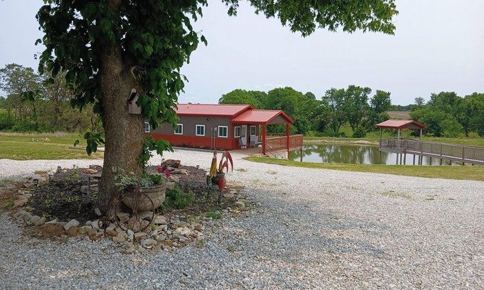 Kirksville Cabin | New tiny home in an incredible private setting among all nature has to offer.