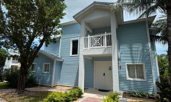 Bailey Town House | Newly Remodeled House at Bimini Bay Resort