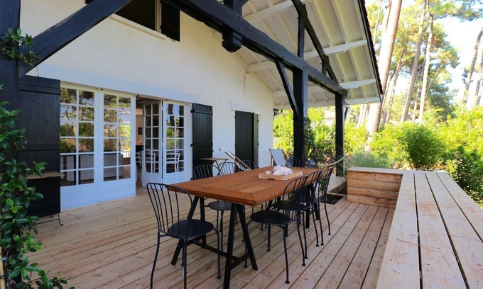 Piraillan House | Newly renovated country house in a beautiful location, garden + terrace, quiet