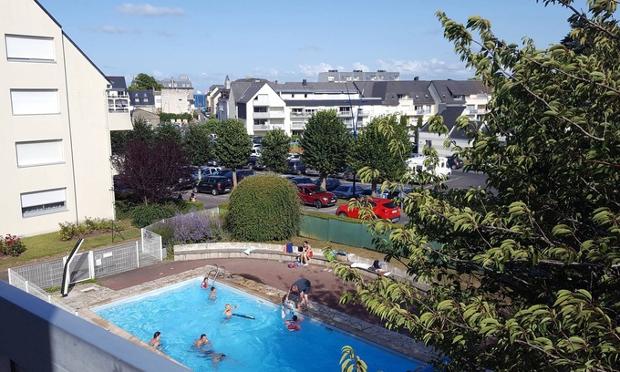 Saint-Cast-le-Guildo Apartment | Newly renovated apartment with all comforts - in the heart of St-Cast - heated swimming pool