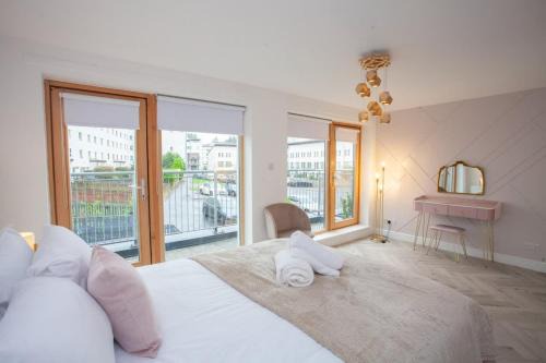 North West House | Newly Renovated 3 Bedroom Modern House