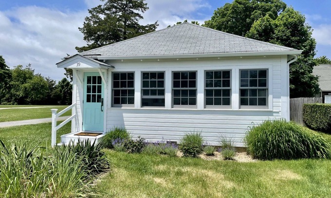 Jamesport Cottage | Newly Renovated Beach Cottage in Jamesport, NY with a private beach.