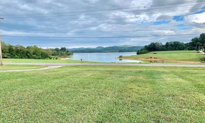 Bean Station House | Newly renovated lakehouse with gorgeous lake views