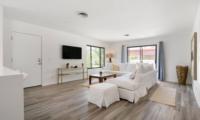Deepwell Estates House | Newly renovated Townhouse in Deepwell Estates