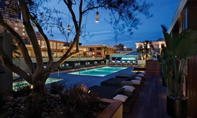 Gaslamp Quarter Hotel | Next to Gaslamp Archway! 3 Luxury Units! Bike Rental, Onsite Pool, Parkling!