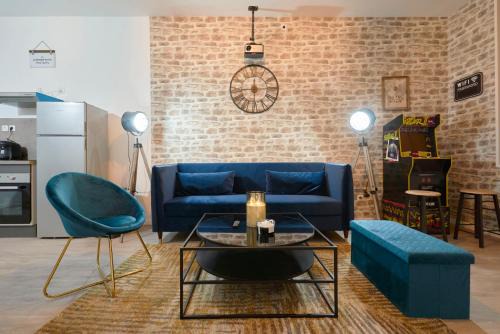 Roubaix House | NG SuiteHome - Lille I Roubaix Barbieux I Saint roch - Maison 4 chambres - Balnéo - Arcade de jeux - Netflix - Wifi - Cuisine équipée - Lave linge