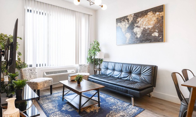 Elizabeth Apartment | Nice 1BR next to EWR 3596