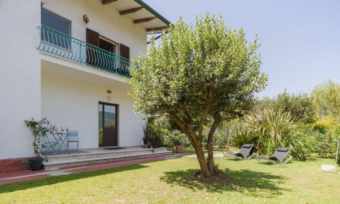Capanne-Prato-Cinquale Apartment | Nice apartment for 6 people with A/C, WIFI, TV and balcony