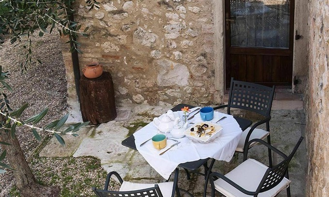 Colle di Val d'Elsa Villa | Nice apartment in villa with pool, A/C, WIFI, TV, patio and panoramic view, close to San Gimignano