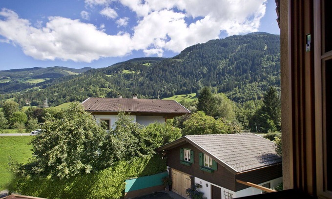 Hart im Zillertal House | Nice apartment in villa for 15 guests with WIFI, TV, patio and pets allowed