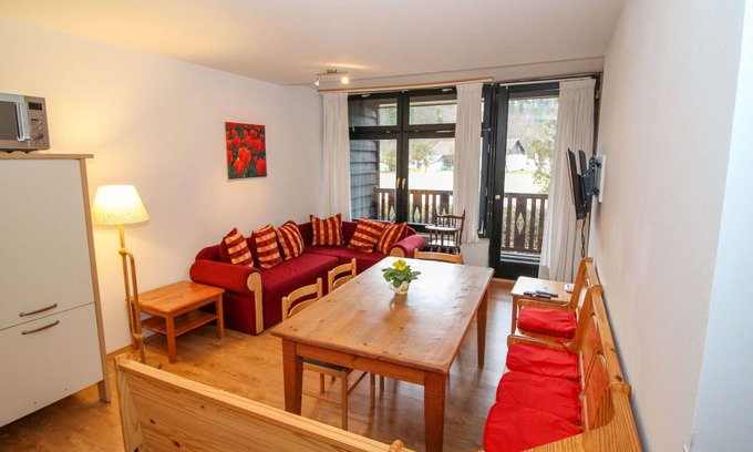 Muhldorf Apartment | Nice apartment for 8 people with WIFI, TV and balcony