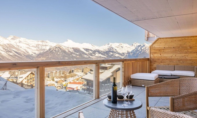 Nendaz Apartment | Nice apartment for 6 people with hot tub, WIFI, TV and balcony